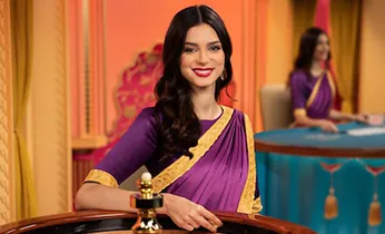 Hình ảnh nhân viên hỗ trợ khách hàng thân thiện sẵn sàng giải đáp thắc mắc về chính sách cookie của nk88 trang chủ